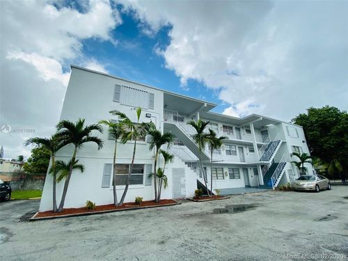 8262 NE 1st Ave-Unit -2 in Miami, FL - Building Photo