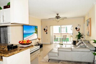 11685 W Atlantic Blvd in Coral Springs, FL - Building Photo