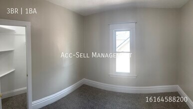 944 Davis Ave NW in Grand Rapids, MI - Building Photo - Building Photo