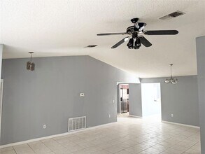 3402 Bretwood Dr in Orlando, FL - Building Photo - Building Photo