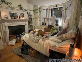 12 Glenville Ave, Unit 1 in Boston, MA - Building Photo