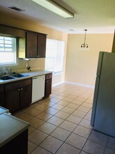1610 Rebekah Rd in Statesboro, GA - Foto de edificio - Building Photo