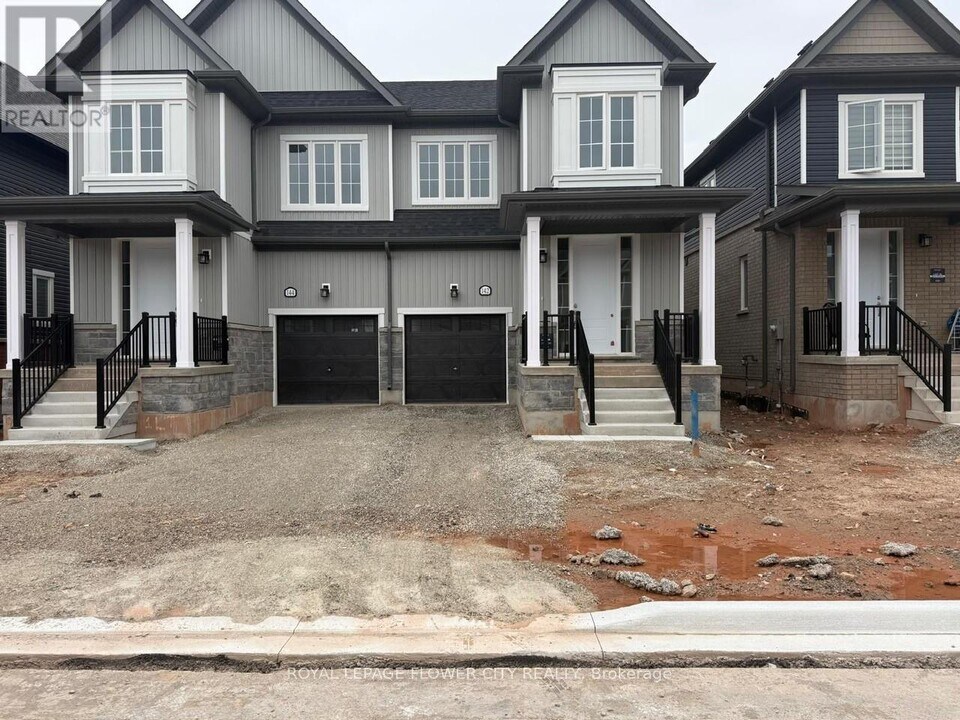 142 Molozzi St in Erin, ON - Building Photo