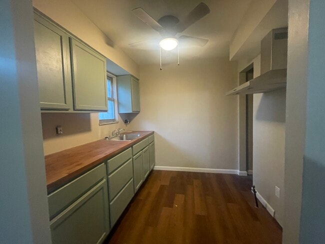 property at 1663 Allegheny Cir