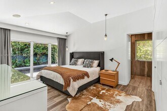 570 NE 52nd Terrace in Miami, FL - Building Photo - Building Photo