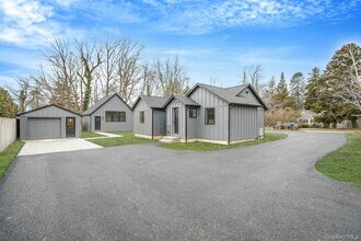 23 Roosevelt Blvd in East Patchogue, NY - Building Photo - Building Photo