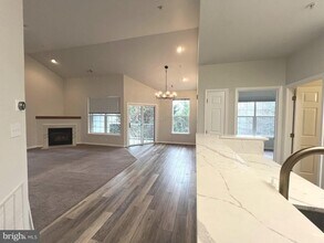 5000 Hollington Dr in Owings Mills, MD - Foto de edificio - Building Photo