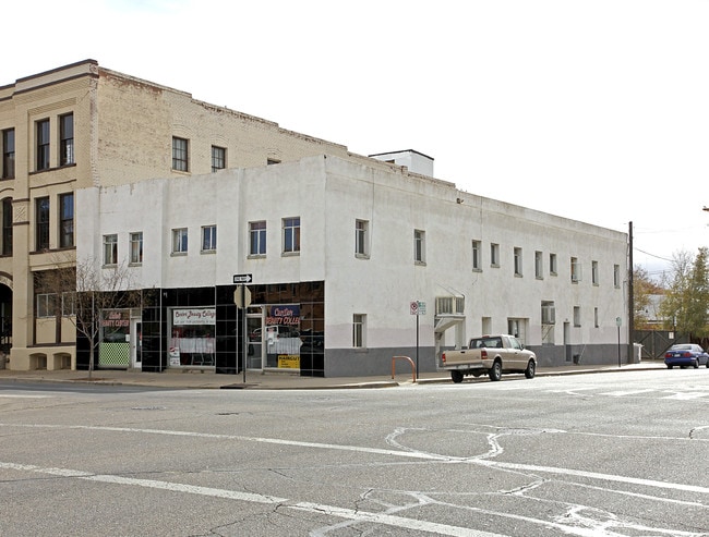 224-228 W 3rd St
