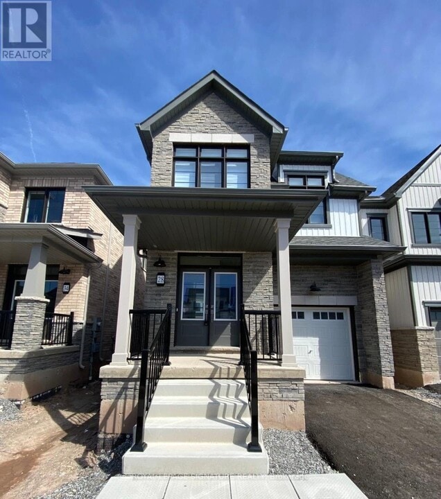 28 Rudder Rd in Welland, ON - Building Photo