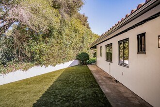 1383 School House Rd in Montecito, CA - Foto de edificio - Building Photo