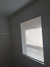 400 NE 161st St in Miami, FL - Building Photo - Building Photo
