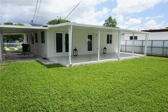 5410 SW 4th St in Coral Gables, FL - Building Photo - Building Photo