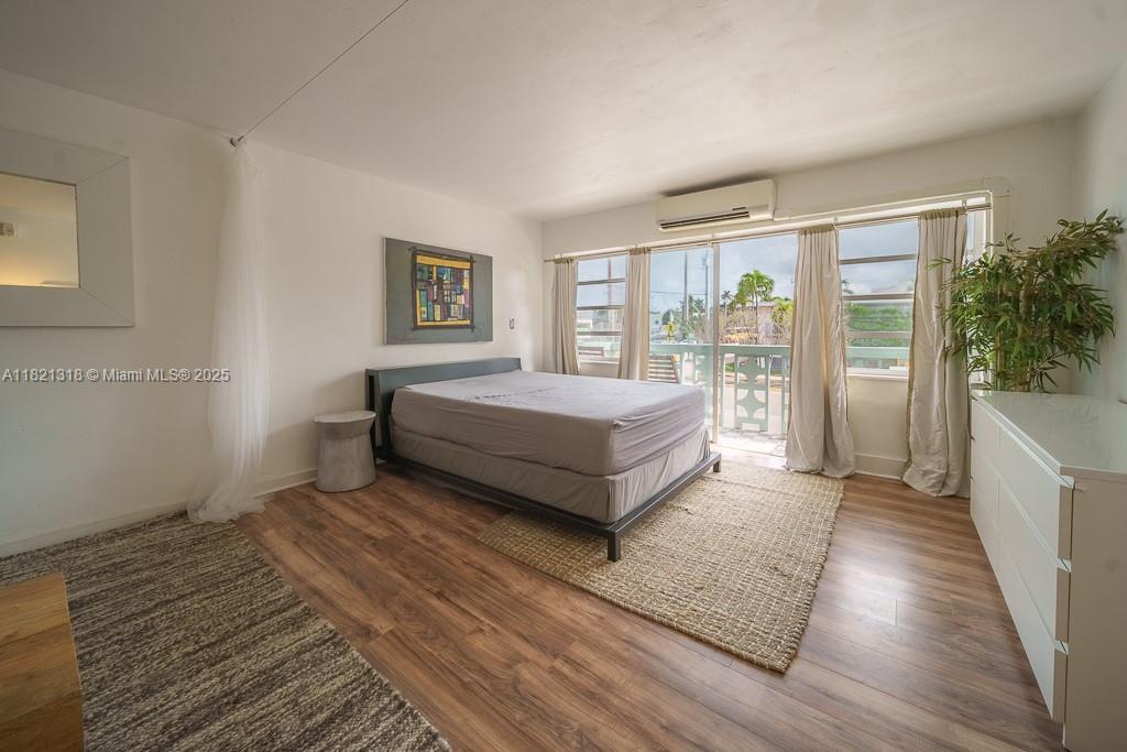 1100 11th St in Miami Beach, FL - Building Photo