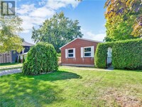 143 Rothesay Dr in Ottawa, ON - Building Photo - Building Photo