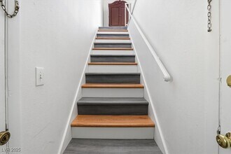 1454 Elizabeth Ave in Las Vegas, NV - Building Photo - Building Photo