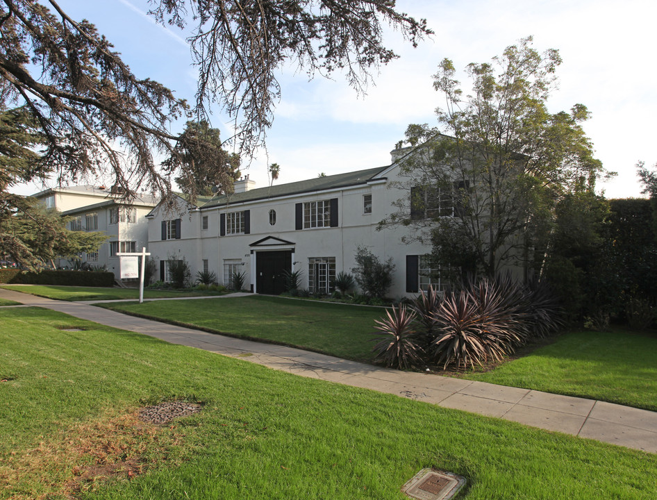 Villa Gina in Los Angeles, CA - Building Photo