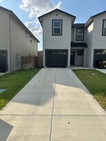 8415 V. Verona in San Antonio, TX - Building Photo