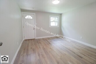 709-711 Lake Ave in Kendallville, IN - Building Photo - Building Photo