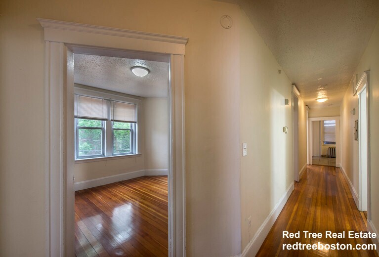 524 Cambridge St in Boston, MA - Building Photo