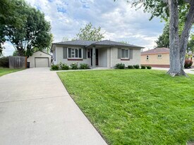 4586 E Colorado Ave in Denver, CO - Building Photo