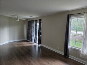 1545 Thornfield Ln in Roselle, IL - Building Photo - Building Photo