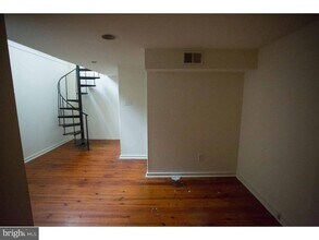 407 S 11th St in Philadelphia, PA - Building Photo - Building Photo