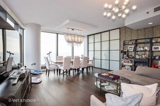 60 E Monroe St in Chicago, IL - Building Photo - Building Photo