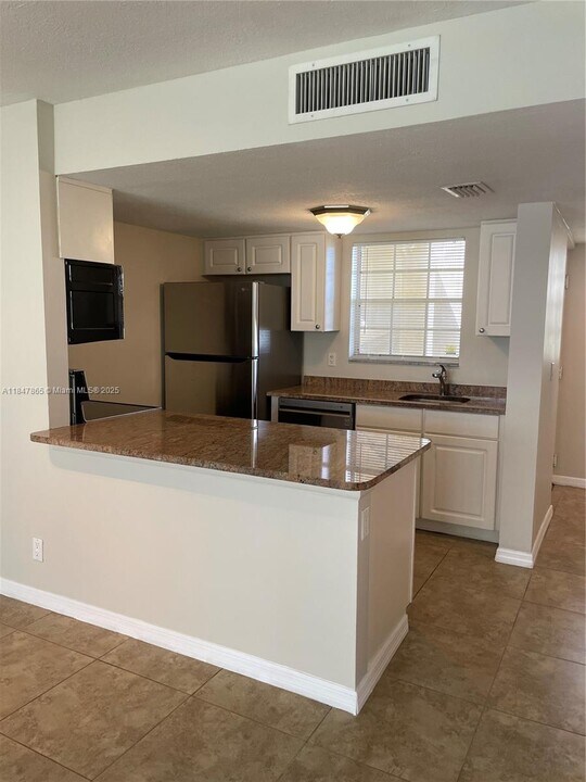 6323 La Costa Dr in Boca Raton, FL - Building Photo