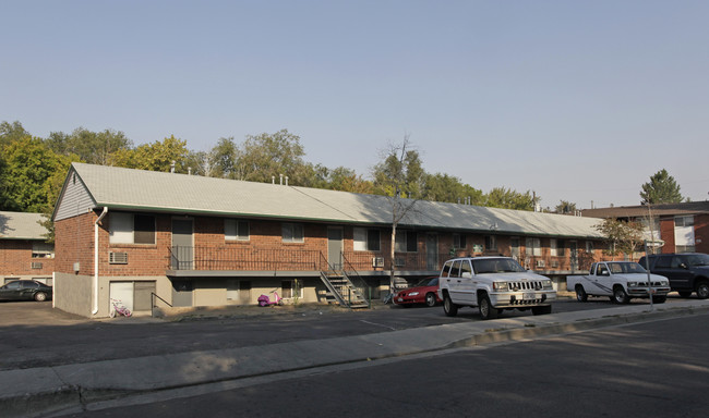 Aspen Apartments in Sandy, UT - Building Photo - Building Photo