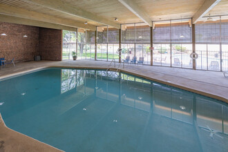 Villa Apartments in Albuquerque, NM - Building Photo - Interior Photo