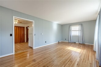 270 Ashbourne Rd in Rochester, NY - Building Photo - Building Photo