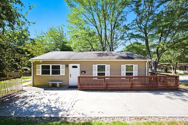 455 Lakeview Dr in Johnstown, OH - Building Photo - Building Photo