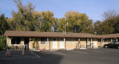 Riverwalk Apartments in West Sacramento, CA - Building Photo - Building Photo