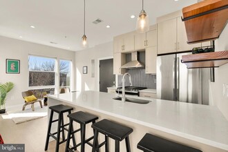 653 Irving St NW in Washington, DC - Building Photo - Building Photo