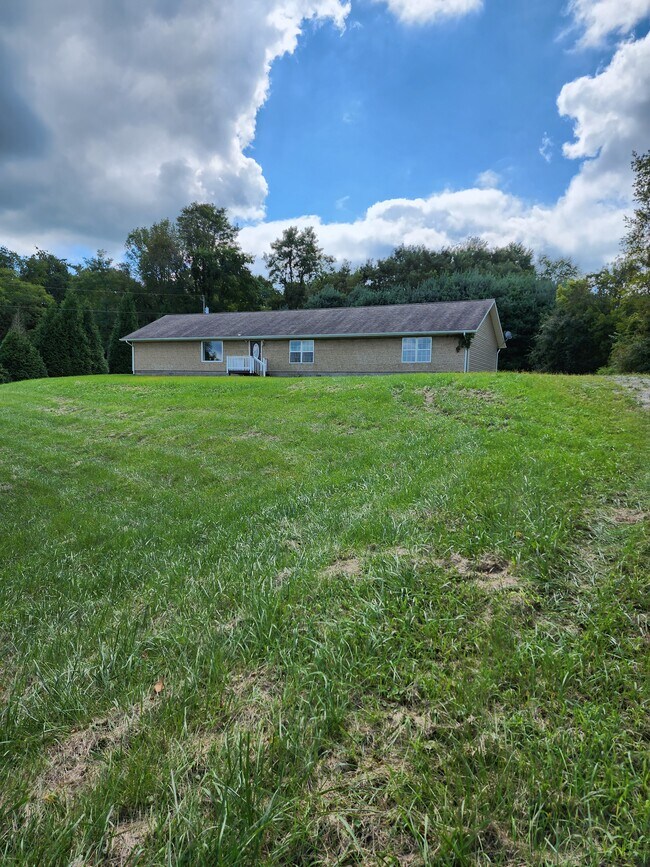 4617 OH204 Rentals in Glenford, OH