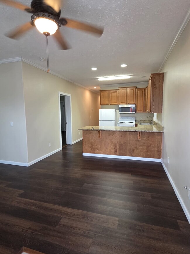 2525 Esplanade St in Ocean Springs, MS - Building Photo - Building Photo