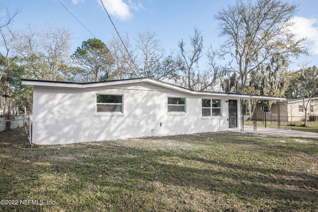 9419 Evesham Rd in Jacksonville, FL - Building Photo