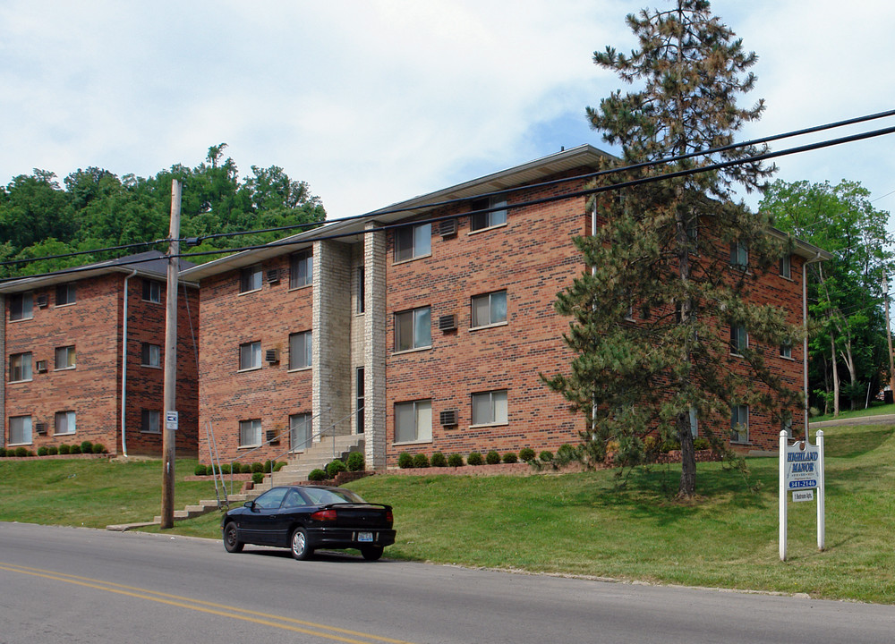 Highland Manor in Covington, KY - Building Photo