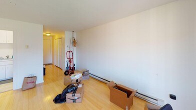 750 Farm Rd in Marlborough, MA - Building Photo - Building Photo