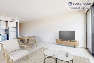 10810 Palms Blvd in Los Angeles, CA - Foto de edificio - Building Photo