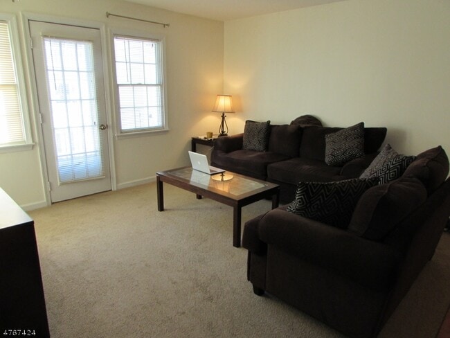 8 Genoble Rd in Montville, NJ - Building Photo - Building Photo