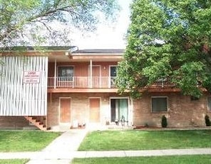 1810 N Felton Rd in Aurora, IL - Foto de edificio