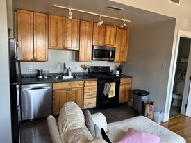 605 Dorchester Ave, Unit 3 Apartamentos