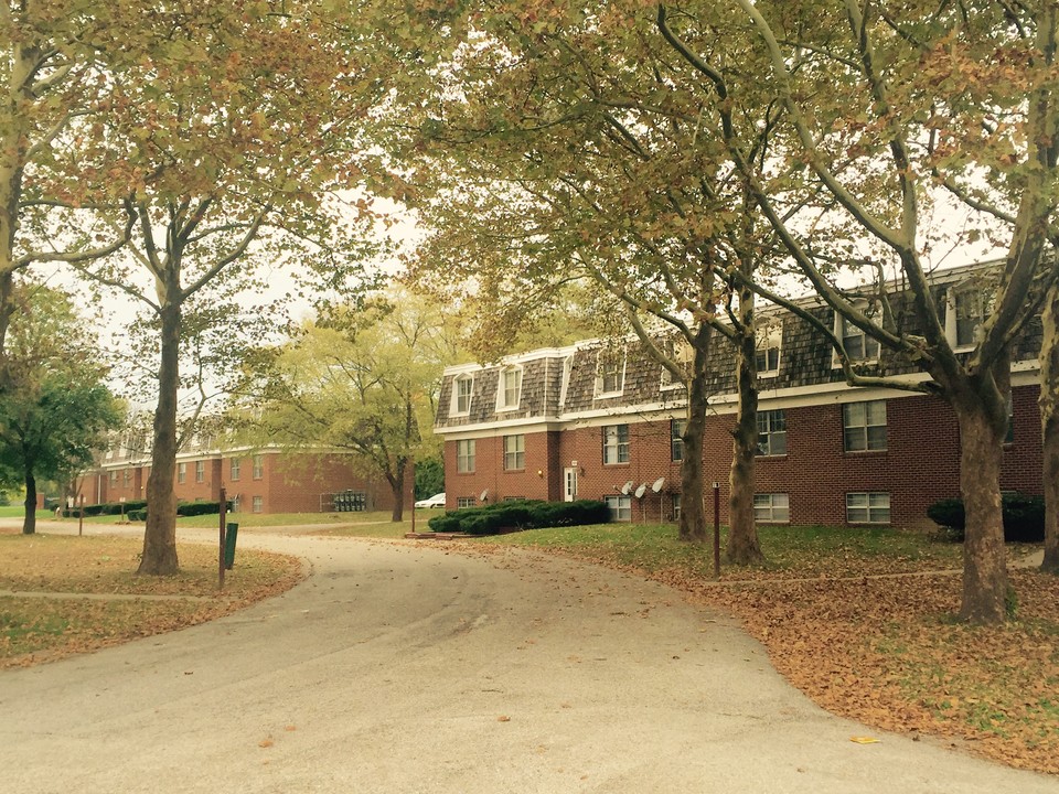 Magnolia Manor in Danville, IL - Building Photo