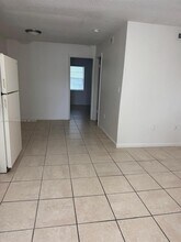 2401 Van Buren St in Hollywood, FL - Building Photo - Building Photo