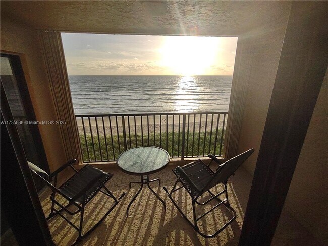 10200 S Ocean Dr in Jensen Beach, FL - Building Photo - Building Photo