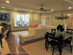 72 Waterman Ave in Rumson, NJ - Building Photo - Building Photo