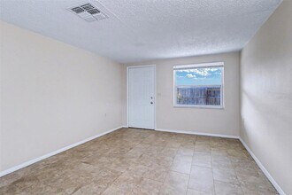 5439 Oceanic Rd in Holiday, FL - Building Photo - Building Photo