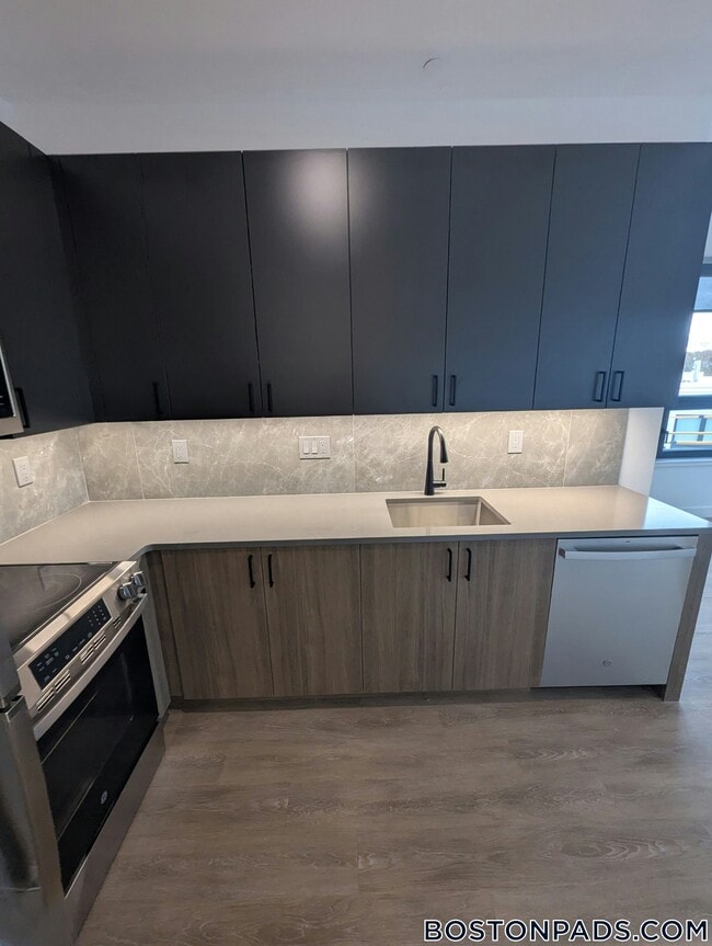 199 Gardner St in Boston, MA - Building Photo - Building Photo