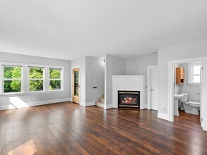 9831 N Edison St in Portland, OR - Building Photo - Building Photo